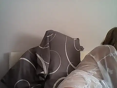 Snapshot of MelleEloa chatting on June 8, 2026, 1:22 pm MelleEloa online show from June 8, 2026, 1:22 pm