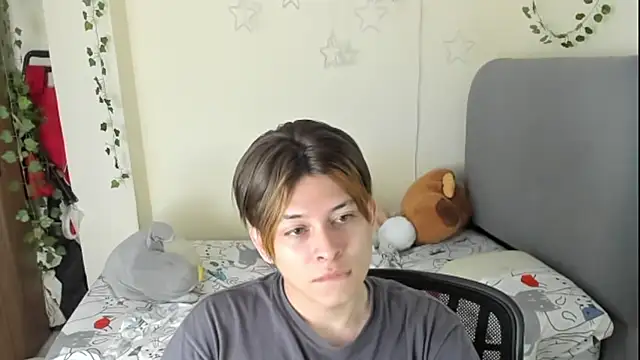 Felix kitty online show from November 15, 2025, 6:59 pm