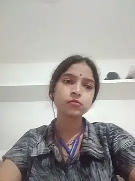 Snapshot of Mohnicute chatting on May 27, 2026, 6:49 pm Mohnicute online show from May 27, 2026, 6:49 pm