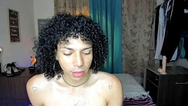 Angel White25 online show from April 11, 2026, 11:31 pm