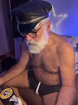 LeatherSdaddy online show from December 21, 2025, 3:46 am