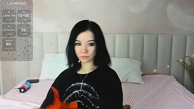 Lina Moony online show from January 13, 2026, 2:17 am