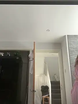 Cutebrowneyes  online show from December 14, 2025, 1:05 pm