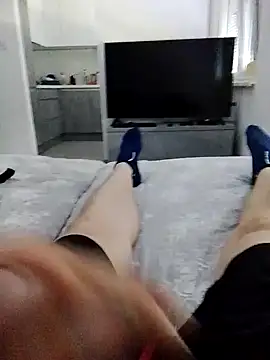 Robesz1982 online show from May 27, 2026, 10:34 am