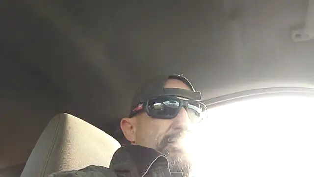 Snapshot of VendedLunching chatting on February 5, 2026, 2:33 pm VendedLunching online show from February 5, 2026, 2:33 pm