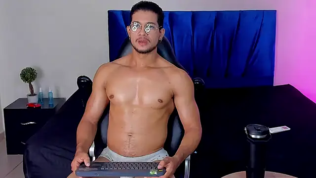 Nolan joness online show from April 18, 2026, 11:16 pm