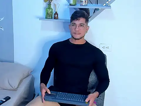 Snapshot of Nolan_joness chatting on June 7, 2026, 1:10 am Nolan joness online show from June 7, 2026, 1:10 am