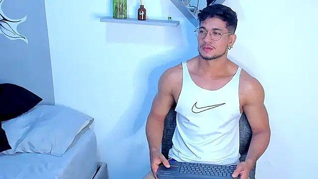 Snapshot of Nolan_joness chatting on June 11, 2026, 10:08 pm Nolan joness online show from June 11, 2026, 10:08 pm
