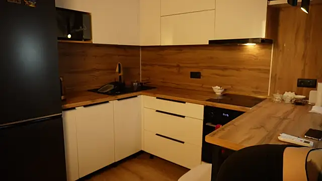 lollabunnn online show from November 12, 2025, 4:18 pm