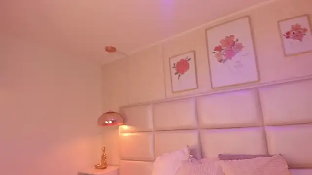 Kate Winslet  online show from December 15, 2025, 2:32 pm