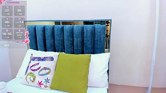 Snapshot of Maray_Lous chatting on April 13, 2026, 8:47 pm Maray Lous online show from April 13, 2026, 8:47 pm