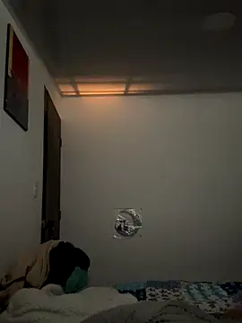 Snapshot of lucyrain_18 chatting on November 16, 2025, 4:01 pm lucyrain 18 online show from November 16, 2025, 4:01 pm