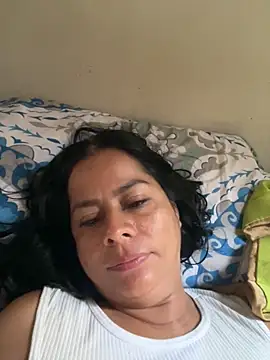 Aleja-198522 online show from November 22, 2025, 1:32 pm