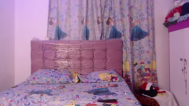 Snapshot of AishaOwens chatting on December 16, 2025, 8:03 pm AishaOwens online show from December 16, 2025, 8:03 pm