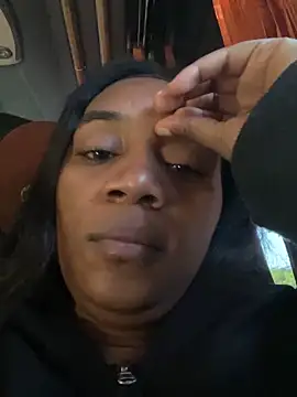 Snapshot of AishaOwens chatting on February 17, 2026, 1:29 pm AishaOwens online show from February 17, 2026, 1:29 pm