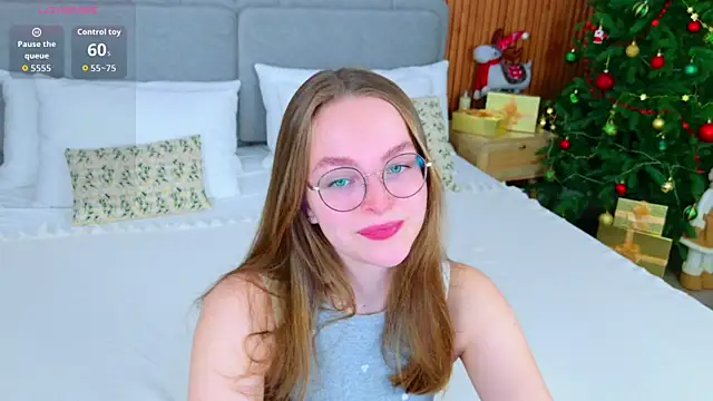 MadisonSmitt online show from January 13, 2026, 5:13 am