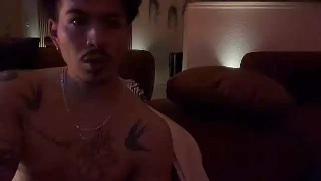 Snapshot of nudecouple100 chatting on November 22, 2025, 3:05 am nudecouple100 online show from November 22, 2025, 3:05 am