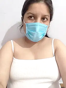 Cute hotzara online show from May 5, 2026, 5:37 am