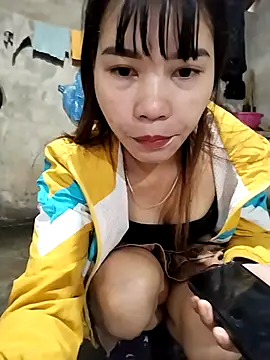 Snapshot of gugu0022 chatting on November 27, 2025, 12:24 am gugu0022 online show from November 27, 2025, 12:24 am