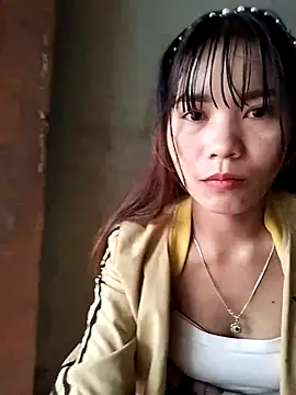 gugu0022 online show from December 5, 2025, 2:20 am