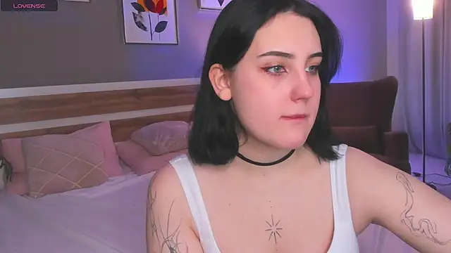 Snapshot of hey_tessa chatting on January 18, 2026, 11:14 am hey tessa online show from January 18, 2026, 11:14 am