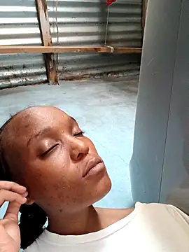 Beverlygurlx6 online show from February 18, 2026, 10:44 am