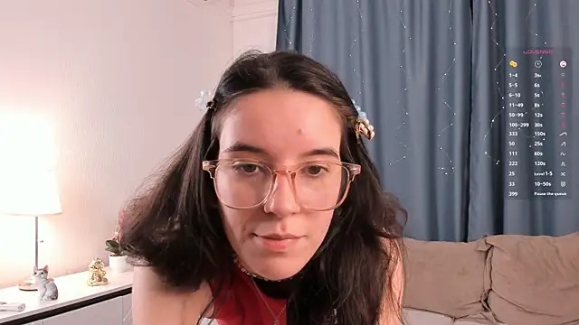 ShelaMailo online show from November 25, 2025, 6:08 pm