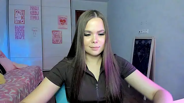 Kira love 81 online show from May 21, 2026, 7:43 pm