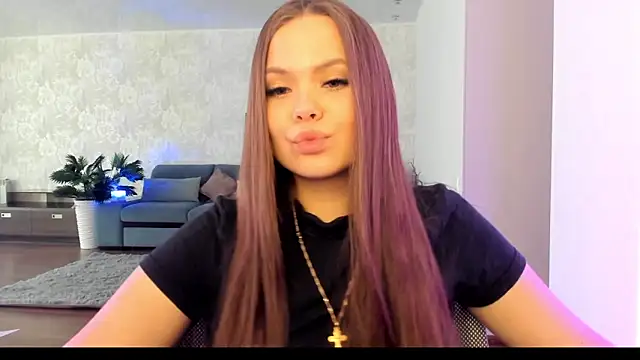 Kira love 81 online show from May 24, 2026, 4:17 am