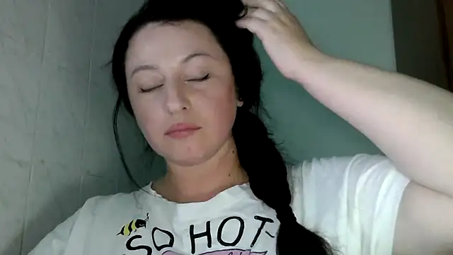 MelinaAx online show from May 18, 2026, 6:58 pm