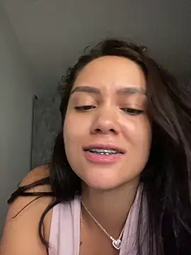 carolsapequinha online show from February 8, 2026, 2:20 pm