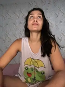 carolsapequinha online show from March 23, 2026, 12:42 pm