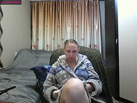 JenniDeep online show from February 2, 2026, 2:27 pm