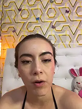 MelanyyJhonson15 online show from March 26, 2026, 2:28 am