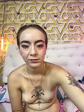 MelanyyJhonson15 online show from May 25, 2026, 3:34 am