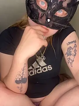 secretcouple 00 online show from April 25, 2026, 9:45 pm