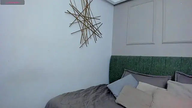 Snapshot of Dulce_emi chatting on February 15, 2026, 12:14 pm Dulce emi online show from February 15, 2026, 12:14 pm