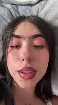 Sammydoll1 online show from December 19, 2025, 9:00 pm