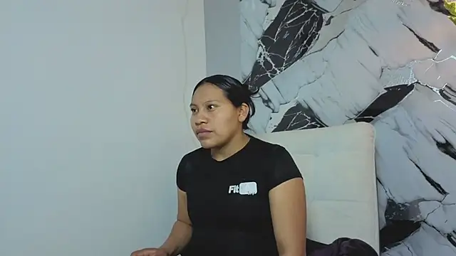 Snapshot of Hanna_Goldenst chatting on November 19, 2025, 7:36 pm Hanna Goldenst online show from November 19, 2025, 7:36 pm