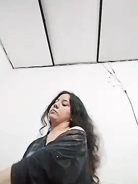 chibi love online show from November 21, 2025, 9:08 am