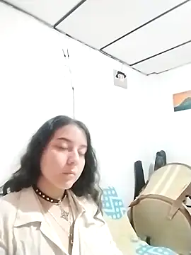 chibi love online show from December 21, 2025, 4:08 am