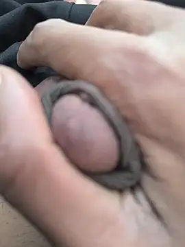 Ritik143jhil online show from December 1, 2025, 11:26 am