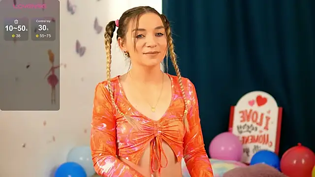 SkyEyesLuna online show from May 15, 2026, 3:24 am