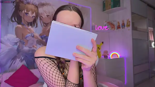 CheekySashaCharm online show from February 5, 2026, 7:46 am