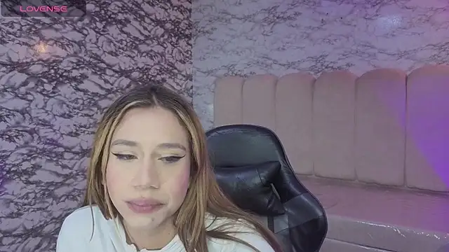 Evy Luxx v online show from February 8, 2026, 3:43 am