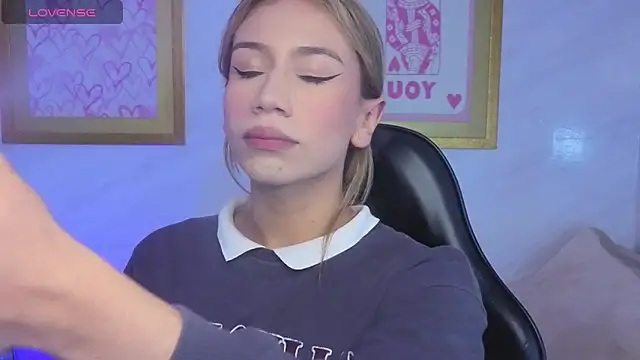 Evy Luxx v online show from March 20, 2026, 3:33 am