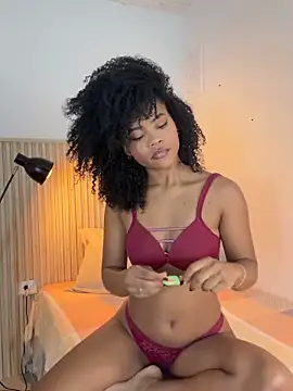 Snapshot of vanestraus chatting on February 18, 2026, 7:21 pm vanestraus online show from February 18, 2026, 7:21 pm