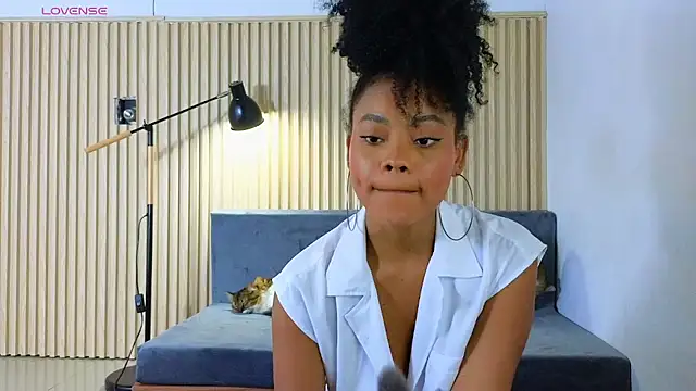 vanestraus online show from April 1, 2026, 7:22 pm