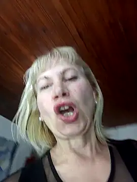 SexyMilf1211 online show from November 17, 2025, 1:00 am