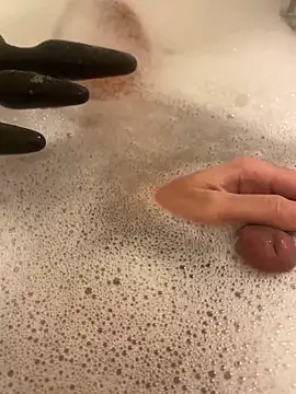 Snapshot of tinymachine chatting on November 13, 2025, 7:02 pm tinymachine online show from November 13, 2025, 7:02 pm